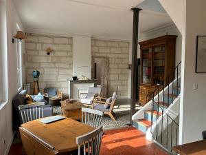 Maison de caractère avec jardin arboré en Avignon