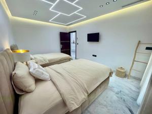 The Pearl Penthouse - Jacuzzi & Views