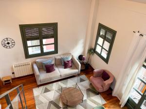 Modern apt in old town w cathedral views