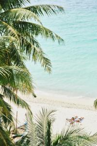 Beach Hot Dhigurah