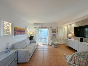 Casa com 2 suítes e terraço a passos do Mar #1958