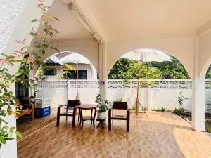 Minimal Cozy-White House Bamboo gate Pets Friendly - Bān San Pu Loi