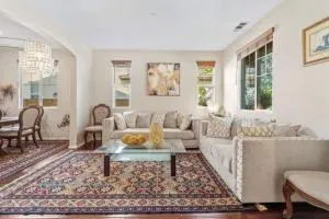 430) Large home- sleeps 16 - Fallbrook