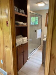 Intimate Cabin Private Dock