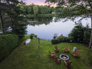 Intimate Cabin Private Dock