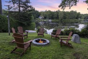 Intimate Cabin Private Dock