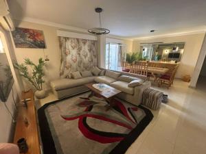 Cairo Airport Sheraton Al-Matar lovely sunlit flat