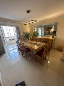 Cairo Airport Sheraton Al-Matar lovely sunlit flat