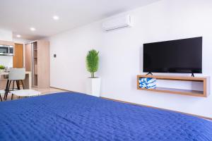 Menesse Town Tower 203 condo