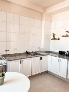 Lujoso amplio dpto para 8 en Salta con cochera - Bonavista Rentals