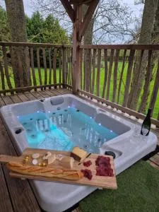 Cabane insolite 2 p Jacuzzi Domaine du Marais 91 Magnolia - Vayres-sur-Essonnes