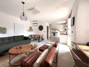 Historic Wine-Stone House 