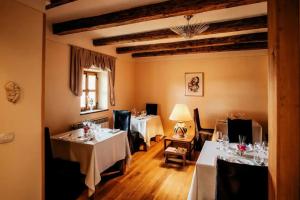 Opulent Villa with Sauna in the Heart of Karst