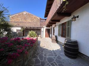 Historic Wine-Stone House 