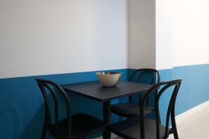 APARTAMENTO PICASSO CON PATIO TRASERO