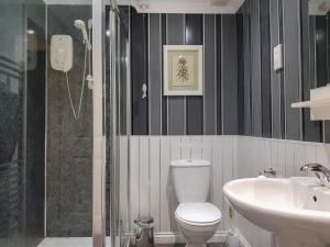 Leven Lodge 2 - Uk46044
