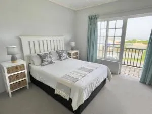 26 Settler Sands Beachfront Accommodation Sea View - Kleinemonde