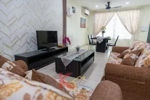 K Home - Cozy 3-Storey Landed 5R4B-16 Pax- 5mins City Centre & IMAGOMALL - Likas