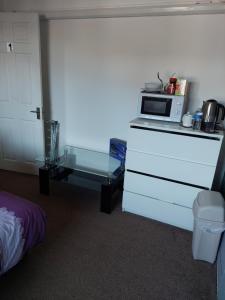 wygodny pokoj jednoosobowy