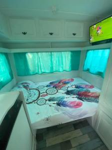 Sejours a la campagne Roulotte individuelle dans le maquis Corse : photos des chambres