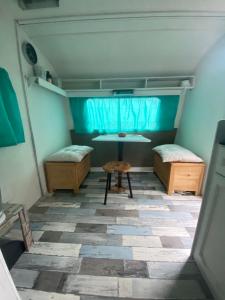 Sejours a la campagne Roulotte individuelle dans le maquis Corse : photos des chambres