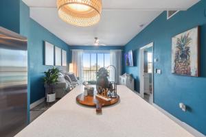 Fabulous Golf and Marina Community Condo