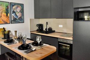 Bright Urban Cukor Suite - Balcony - Free Parking - Near Arena & Jarun