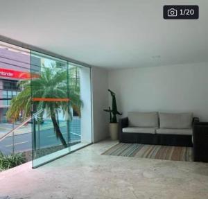 Quarto privativo em apartamento bem localizado