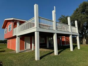 The Reel Escape of Bolivar