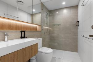 The Horizon - Brand NEW Casino 43F Luxury 2BR unit in Broadbeach with Pool Gym Netflix