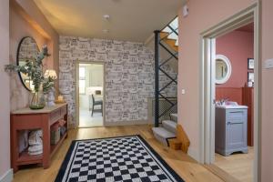 Luxurious Home in Cheltenham Private Parking