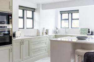 The Lodge Private Parking & Garden