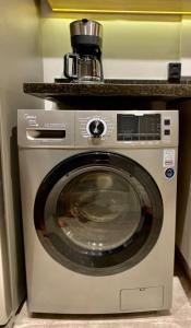 V106 - Luxo pertinho do Metrô, Academia e Ar Cond.