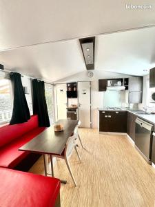 Campings Mobil-home 6 personnes chez Vonvon : photos des chambres