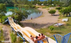 Campings Mobil-home 6 personnes chez Vonvon : photos des chambres