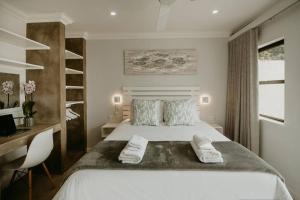 Bronze Paradise - On the beach