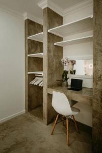 Bronze Paradise - On the beach