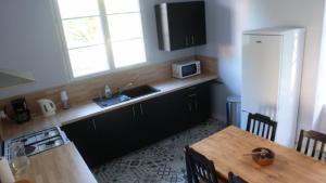 Maisons de vacances LePireau fr Gites Piscine chauffee : photos des chambres
