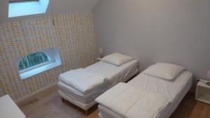 Maisons de vacances LePireau fr Gites Piscine chauffee : photos des chambres