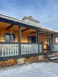 Котедж Шум Черемоша на березі річки - 韦尔霍维纳