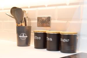 Hyde Park Apartment - 5 sleeps - Parking