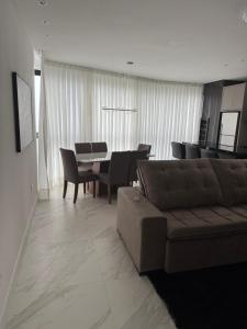 Apartamento PerequĂȘ frente mar