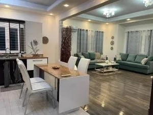 Spacious Aprt in the City-Suitable for Families - Ruwī Gharbī