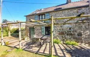 2 Bedroom Nice Home In Le Ferré - 富热尔