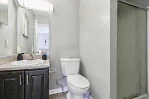 400 winchester 605 l 2 Bed 2 Bath Newly Furnished