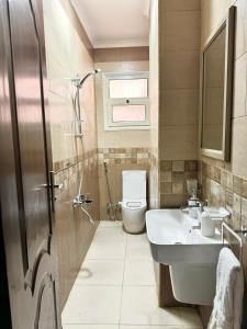 3 BDR Modern & Central Apartment - Nasr City