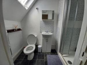 Private 1-bedroom apartment in Raynes Park