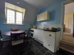 Private 1-bedroom apartment in Raynes Park