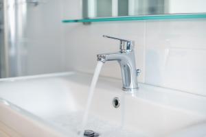 Apartment Steps From Historic Center Plaka