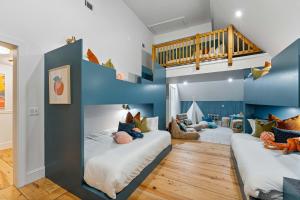 Burkes Beach Mansion - The Most Epic Experience